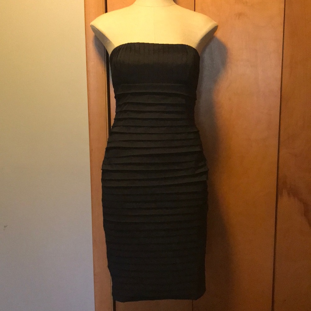 Calvin Klein Paris Royal Strapless LBD SZ 6 Bodycon bandage dress